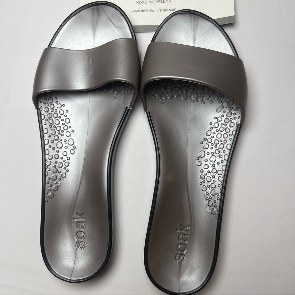 Soak pool slides/ flip flops sz 9 NIB